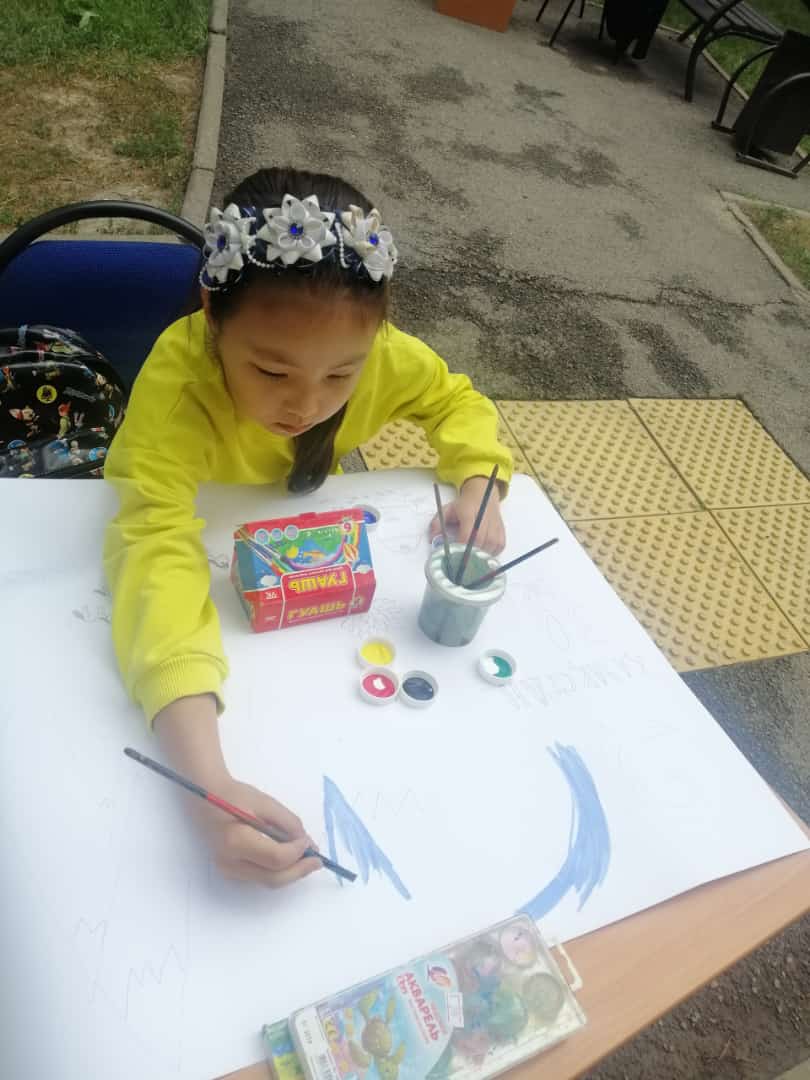 "Мемлекеттік рәміздер - мақтанышым" тақырыбында мектеп оқушылары арасында өткен сурет байқауы