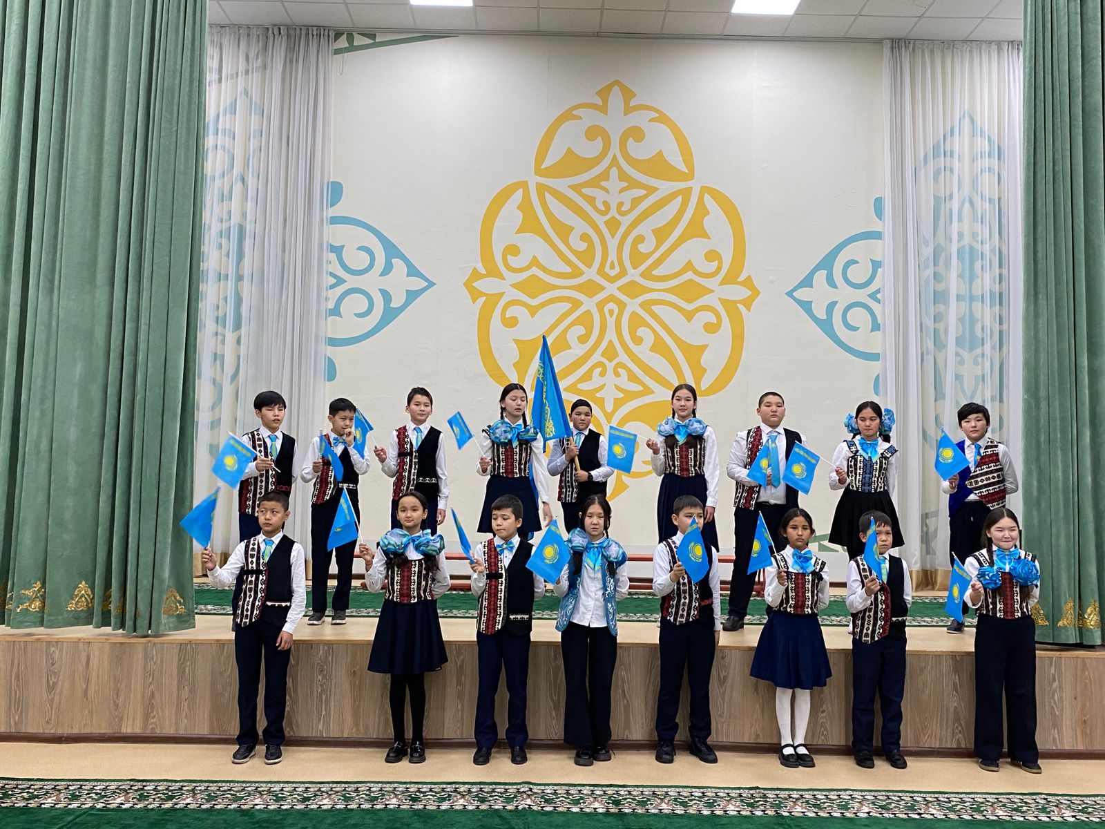 5-6 сыныптар арасында "Ұлы дала таланттары" атты патриоттық әндерден хор байкауы өтті.
