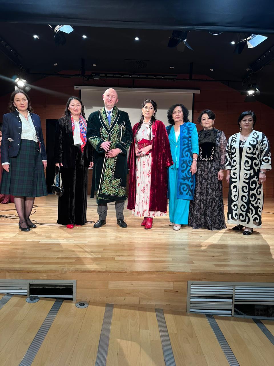 Көркем еңбек пәнінің мұғалімі Алжанбаева Нурбану Турарбековна